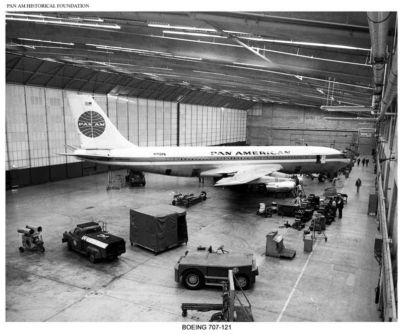 Pan Am Boeing 707 121