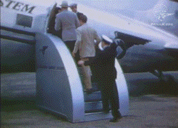 Animation: Pan Am DC 3 passengers & crew boarding