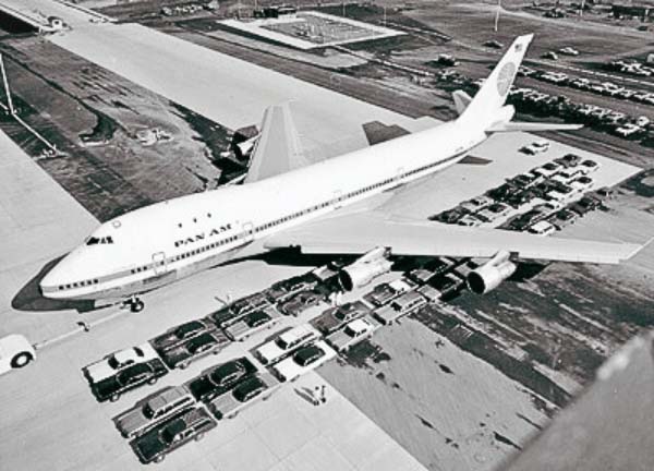 6 Pan Am Boeing 747 on display blogpic